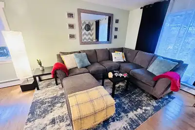 Image de ✈️🐻 Flying Bear \"B\" 3- Bedroom 1. 5 Bath Comfortable Home 🐻✈️