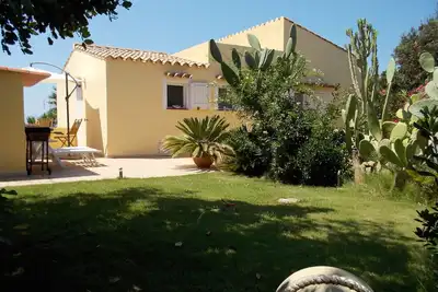 Image de Villa romantique pour vacances en intimité. 3 min de la plage-bellavista-jardin