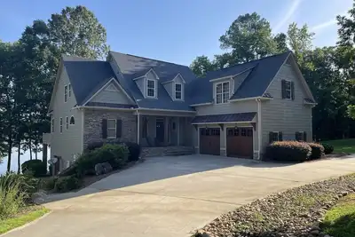 Image de Beautiful Lakefront Retreat