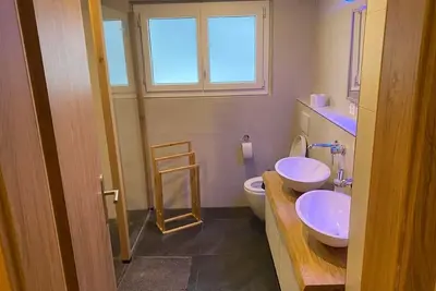 Image de Appartement de vacances Schattenhalb pour 1 - 10 personnes avec 4 chambres à coucher - Logement de v
