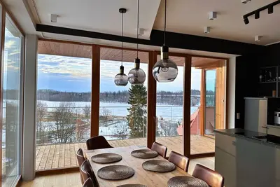Luxury 2 bedroom, lake view apartment with sauna