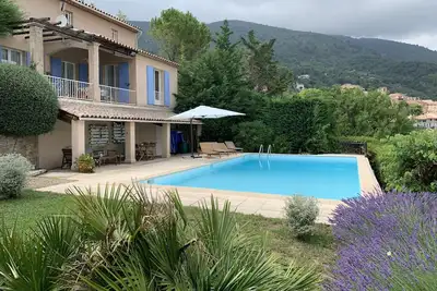 Image de Magnifique Villa surplombant la vallée, à distance de marche de la ville