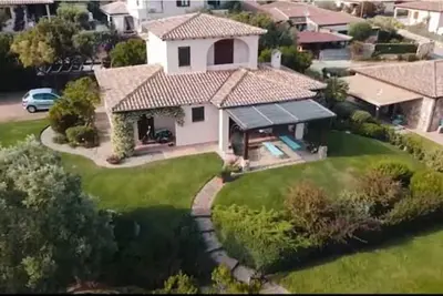 Image de Villa with large garden and sea view in San Teodoro