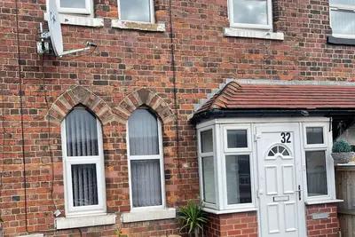 Image de Cheerful 2 bedroom house in this popular area of bradford Bd2