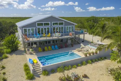 Image de Salty Stay is a perfect beach view retreat in North Side