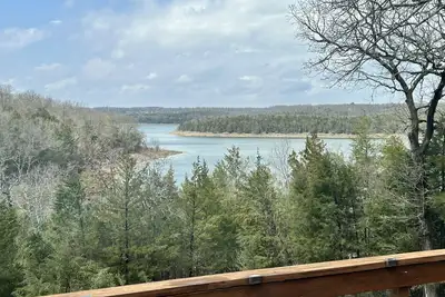 Image de Large Home on Bull Shoals Lake with Core Lake Access