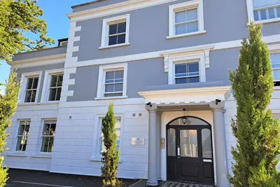 Gorgeous new modern appt, quiet, only an 8 min walk to Weymouth's lively resort.
