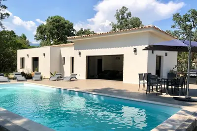 Image de Villa piscine privée chauffée -plage:10min-centre ville:5min Inclus:ménage+linge