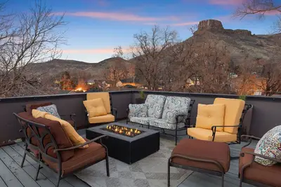 Image de Rooftop Hot tub! Family Friendly! Mountain Views!