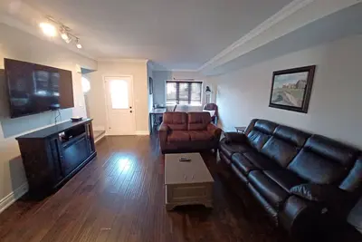 Image de Ski hills and Hockey rinks close by