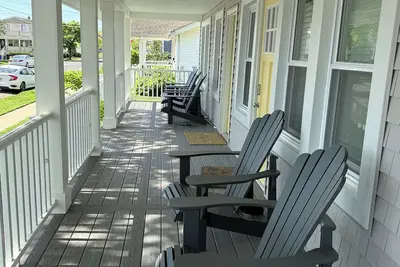 Image de Beach fun - only 2 blocks to the beach!