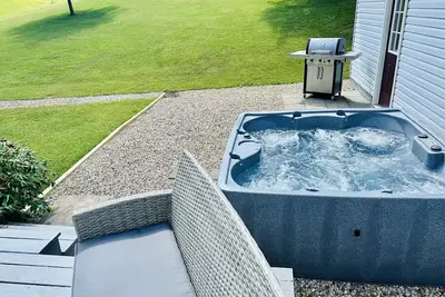 Image de Cozy home in the heart of Hocking Hills * with Hot Tub *