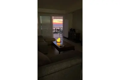 Image de Direct Beachfront Luxury Condo