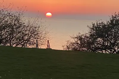 Image de Romantic Huron Waterfront  Cottage/ pet friendly / Private Beach/OutShower/