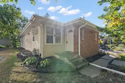 Image de ✨Cozy 3Bd/2Ba | 10 min to Downtown Minneapolis & 5 min to U of Minnesota✨