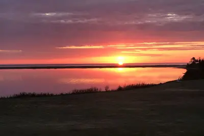 Image de Your Private Oasis: Oceanview Bliss on Pei's North Shore!