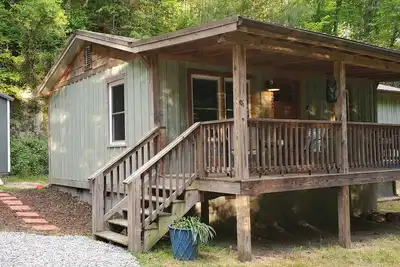 Image de DuPont Cottage - Bike to DuPont!