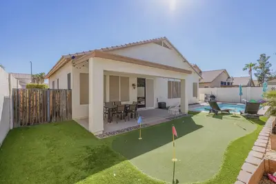 Image de New Boho Chic 4 Bed/2 Bath Vacation Home