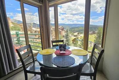 Image de Pinnacle Place (Eolus #420) | Ski In/Out, Views, Deck, Fireplace - Affordable