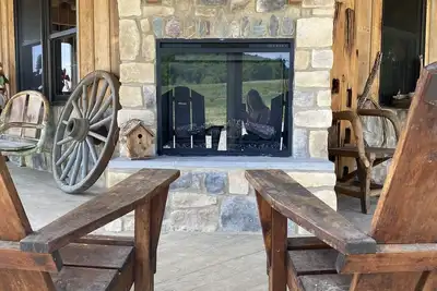 Image de Lodge At Saddle Ridge. Just five minutes from Hermann.