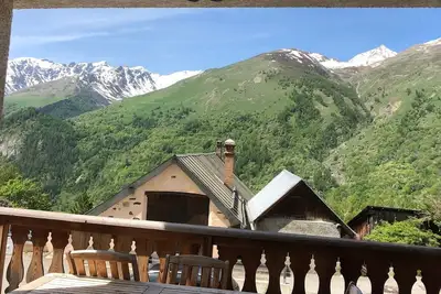 Image de Chalet with nice view, garden and hot tub. Ideal for skiing and cycling!