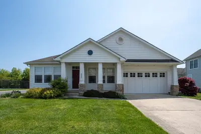 Image de The Sandy Seahorse - Beautiful vacation home near the beach with pool access