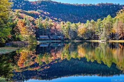 Image de Lakeside Serenity, Lakeside Serenity