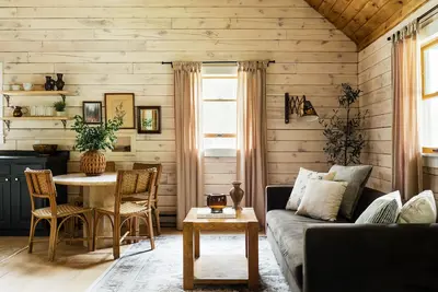 Image de Lawless Log Cabin - cozy, newly renovated cabin