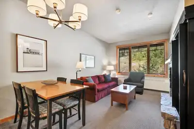 Image de Cozy Ski in/out condo in Morning Eagle. Right on the slopes!