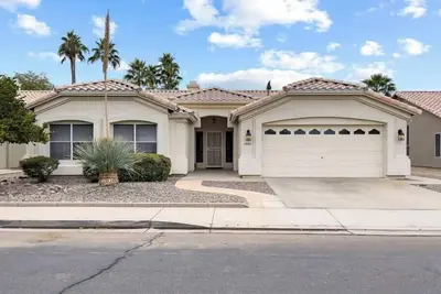 Image de Nice! 5 Bedroom Single-Story Chandler Home