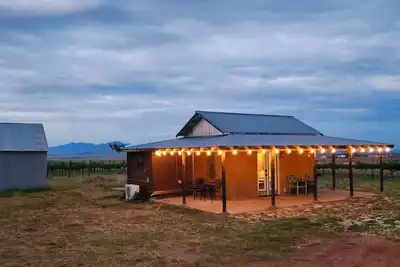 Image de Anam Cara Vineyard. Romantic Vineyard Cottage with sweeping views