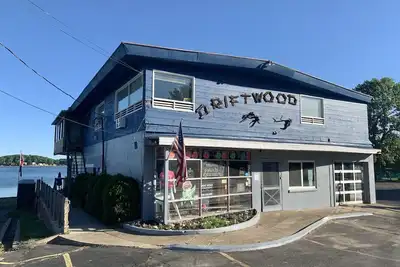 Image de Brand new for 2023: The Sunset Suite at Driftwood! 4 bed, 2 bath, 2500 Sqft