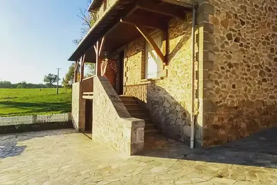 Image de Gîte Lamalpapoche situé au cœur d une ferme d antan avec ses animaux insolites.