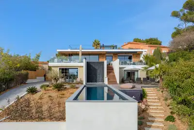 Image de Villa d’exception en bord de mer – 360 m² de prestige et d’élégance