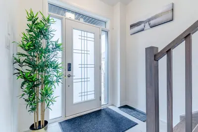 Image de Warm & Stylish Winter Getaway | Luxury 4br Home | Spotless | 100% Private