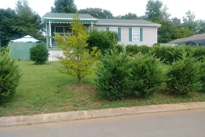 Image de Cozy & Spacious near Lee Univ