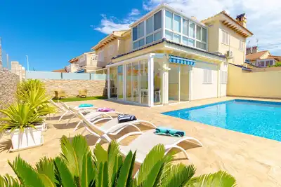 Image de Belle maison de 4 chambres à Orihuela.