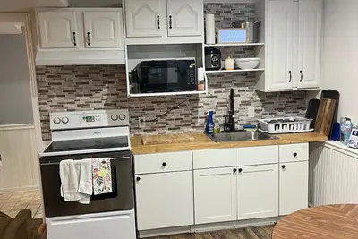 Image de 2 Bedroom Basement Apartment in Springville