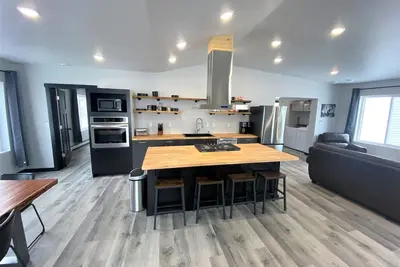 Image de Up North Luxury w/Unmatched Charm! 2 miles to Mtu!