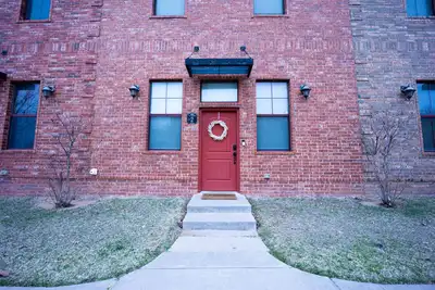 Image de Casa de Flo - 3 Bd/3 Bath Spacious Condo