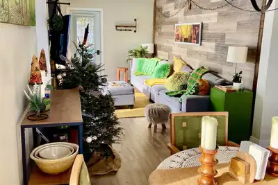 Image de Chalet complet avec 2 condos, parfait pour groupe ou familles.