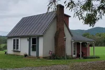 Image de Cottage near Shenandoah Np, hiking, breweries and wineries, and great dining