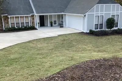 Image de Exquisite Home 3 Miles to Masters!