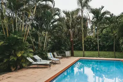 Image de Romantic Hollywood villa 4bedroom 2/1 bath w/private pool — 2  ml from the beach