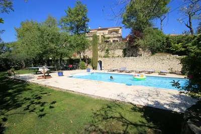 Image de Air-conditioned luxury farmhouse, heated swimming pool, sports hall, billiards and baby-foot. ,