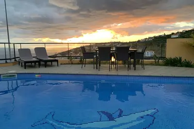 Image de Sunset villa with heated pool and stunning views
