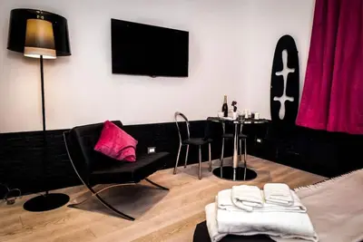 Image de In the heart of Rome, refined environments, sauna and relaxation