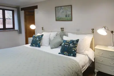 Image de Spacious Converted Barn on a Flower Farm, Devon Countryside, Family Friendly
