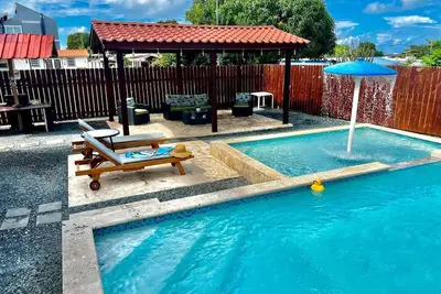 Image de Private villa with pool, 3-5 min walk from Combate beach