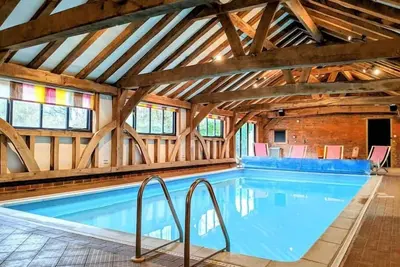 Image de Charmant et cosy ~ Cottage anglais avec piscine chauffée
